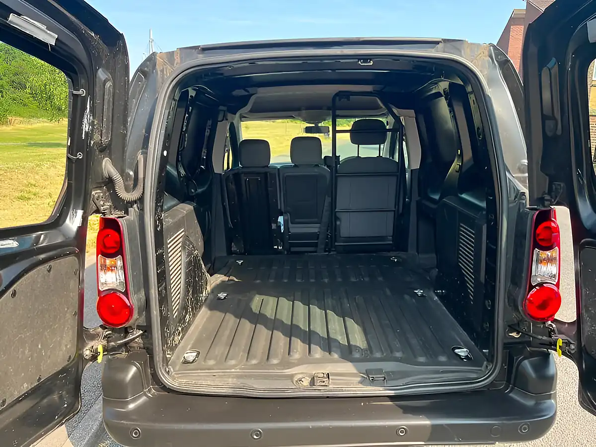 Used 2016 Citroen Berlingo Enterprise L1 Black - Interior and Exterior details 8