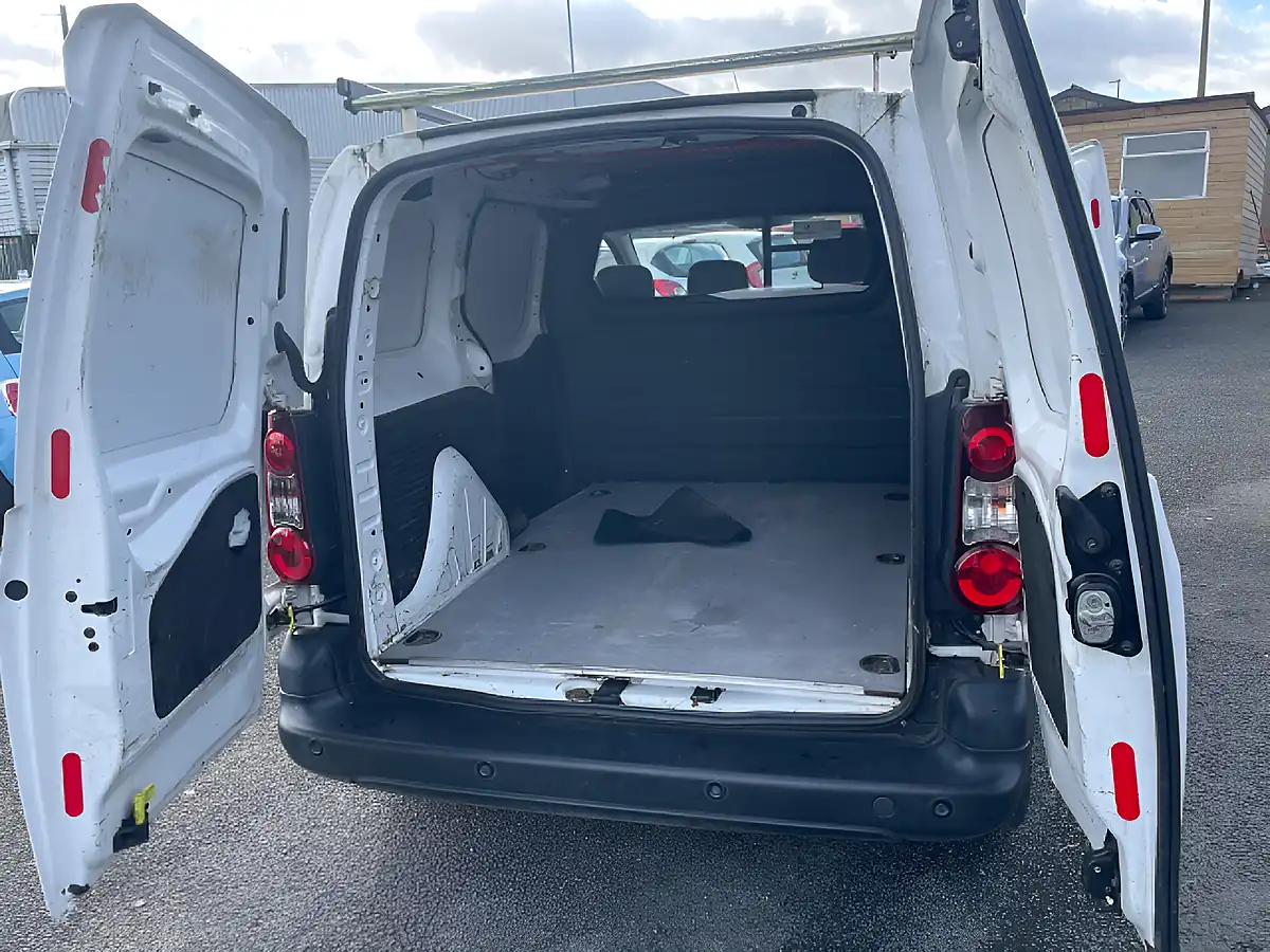 Used 2016 Citroen Berlingo Lx L1 White - Interior and Exterior details 10