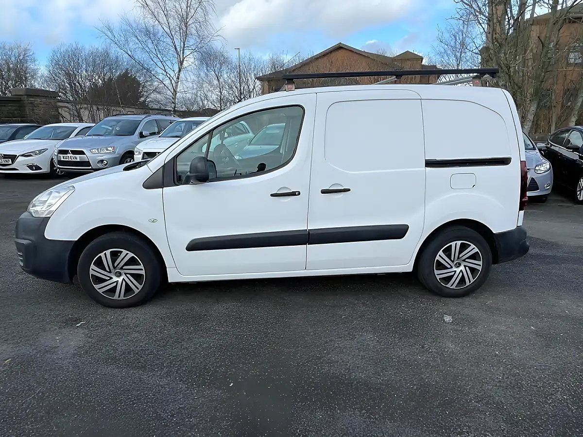 Used 2016 Citroen Berlingo Lx L1 White - Interior and Exterior details 4