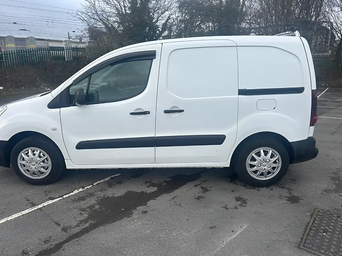 Used 2016 Citroen Berlingo Lx White - Interior and Exterior details 4