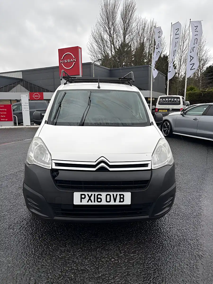Used 2016 Citroen Berlingo White - Front View