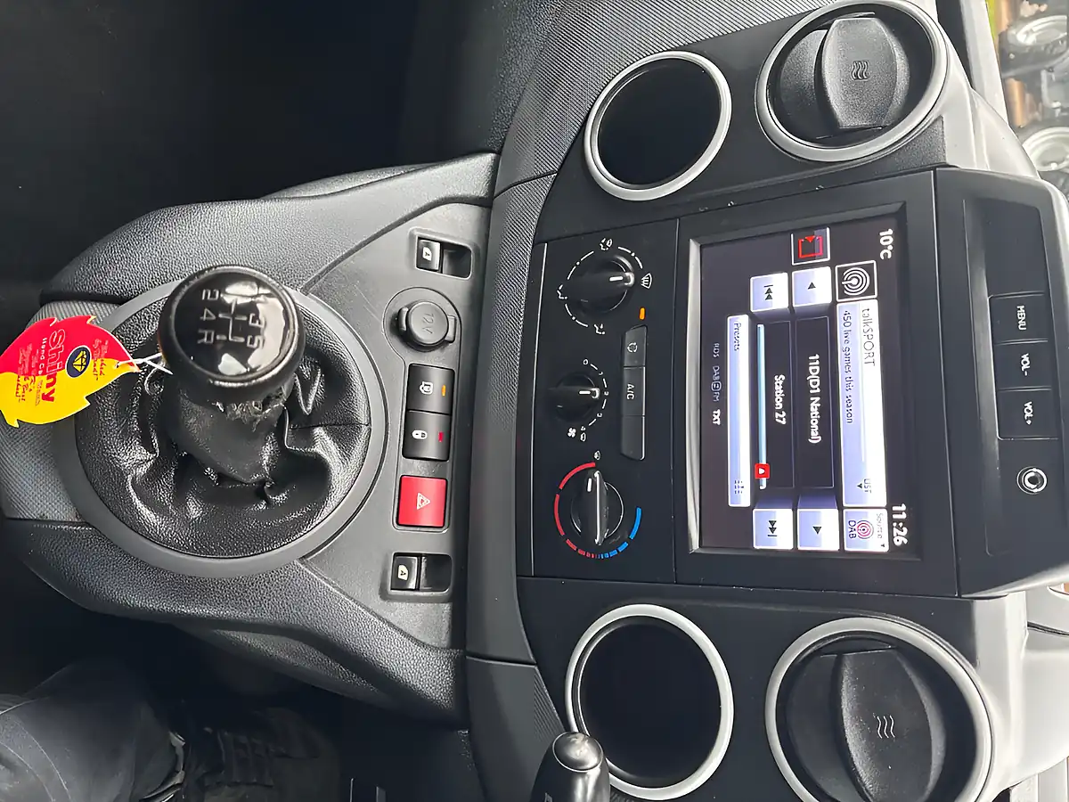 Used 2016 Citroen Berlingo White - Interior and Exterior details 11