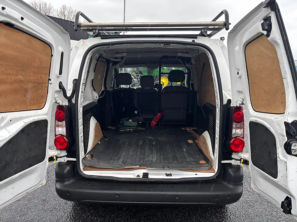 Used 2016 Citroen Berlingo White - Interior and Exterior details 9