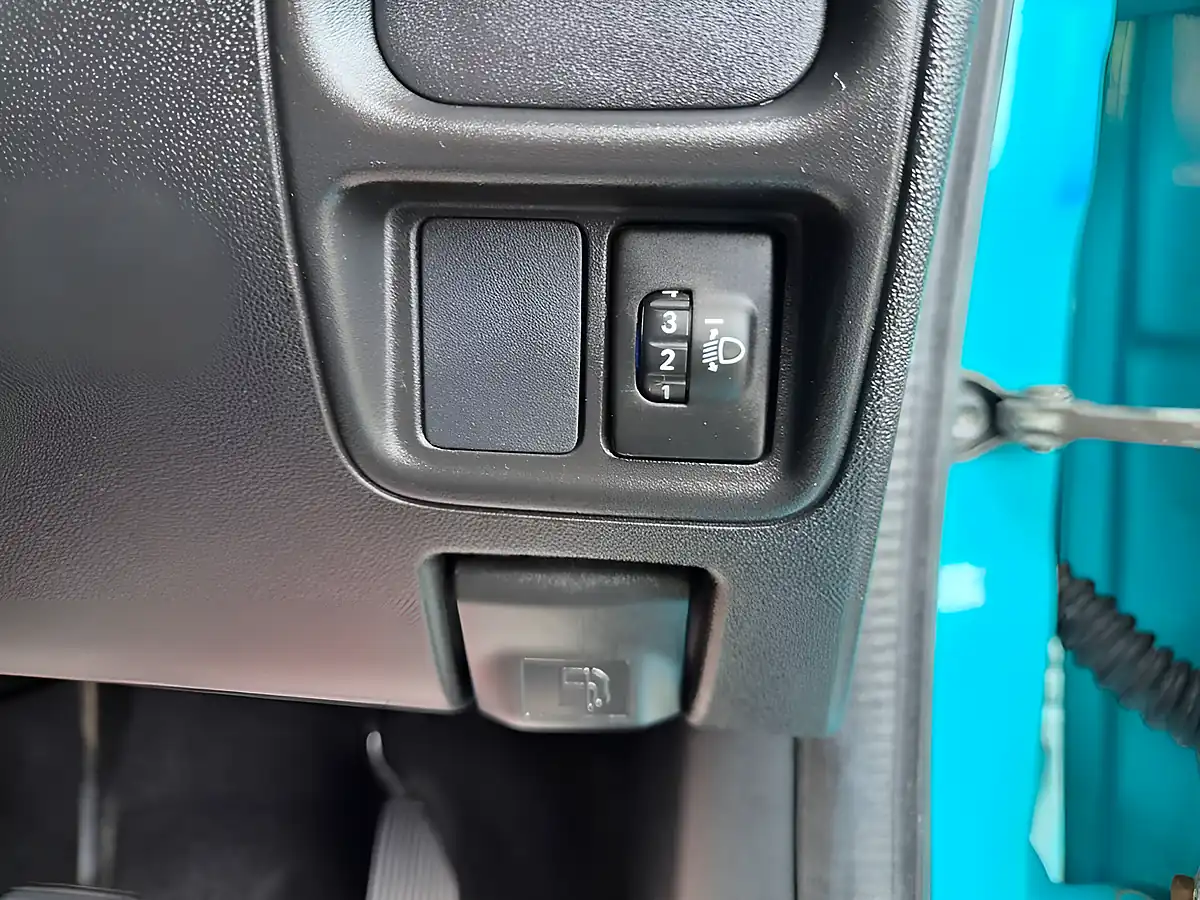 Used 2016 Citroen C1 Feel Blue - Interior and Exterior details 18