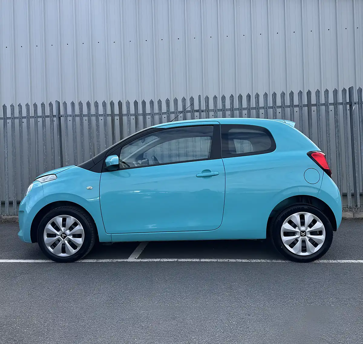 Used 2016 Citroen C1 Feel Blue - Interior and Exterior details 8