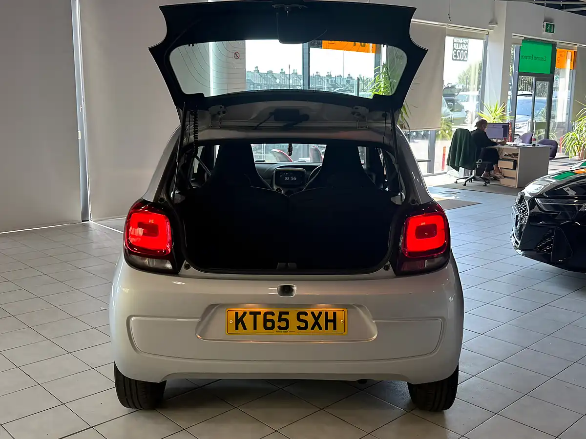 Used 2016 Citroen C1 Feel Grey - Interior and Exterior details 8