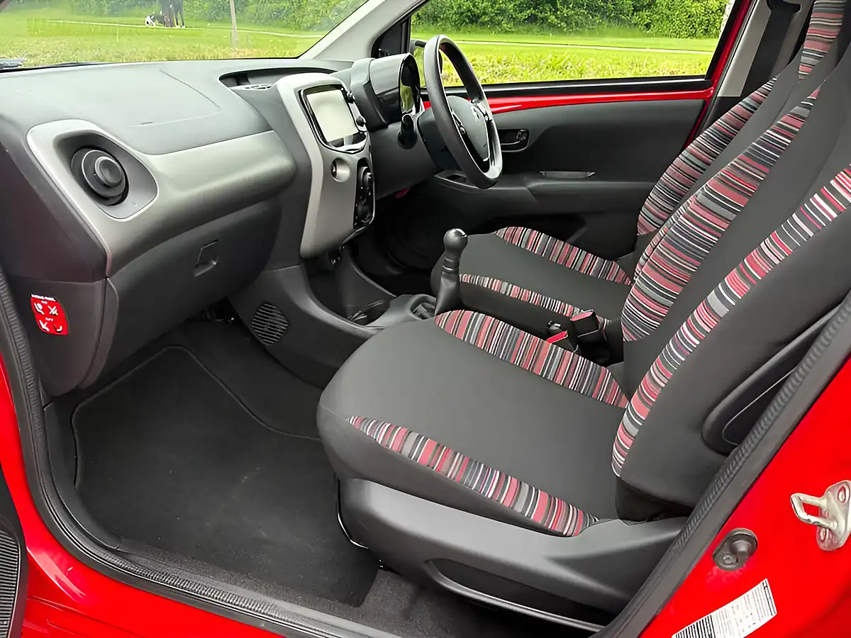 Used 2016 Citroen C1 Feel Red - Interior and Exterior details 8