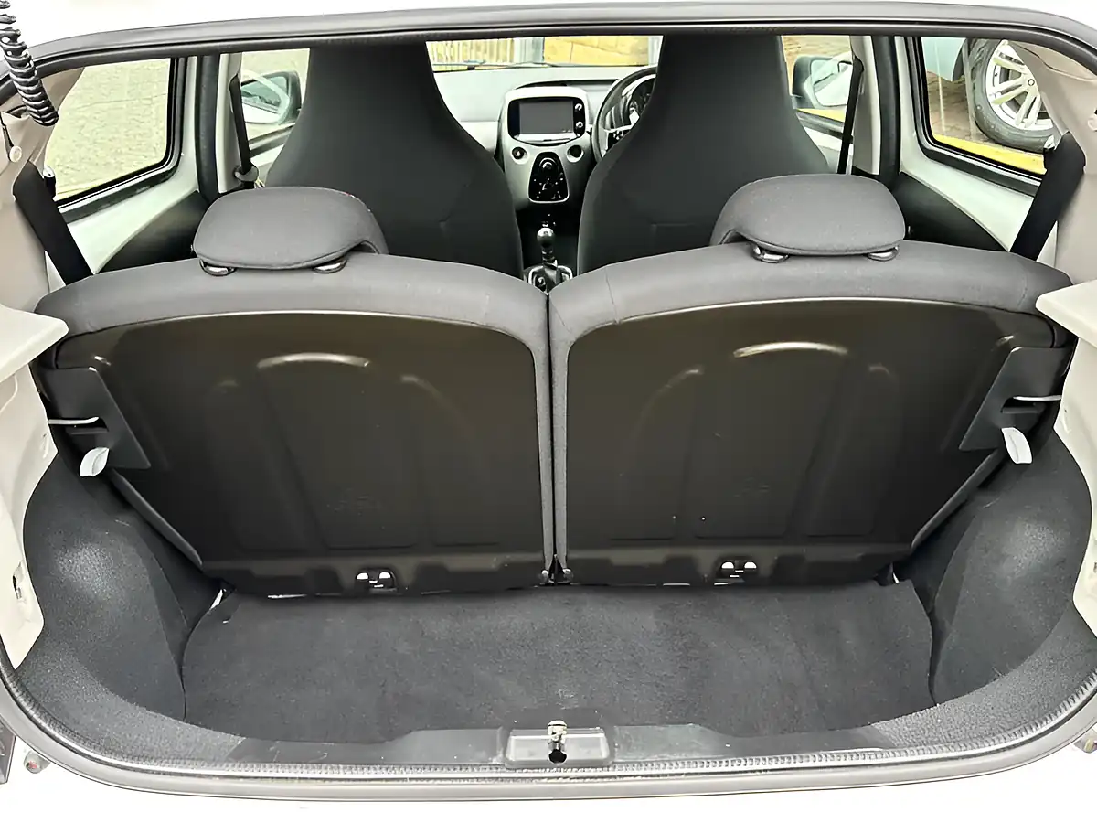 Used 2016 Citroen C1 Feel White - Interior and Exterior details 13