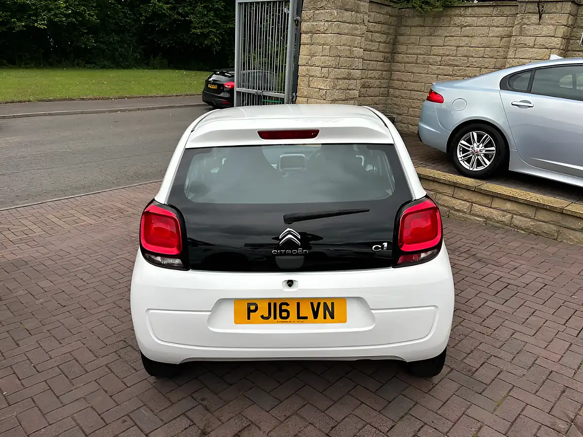 Used 2016 Citroen C1 Feel White - Interior and Exterior details 8