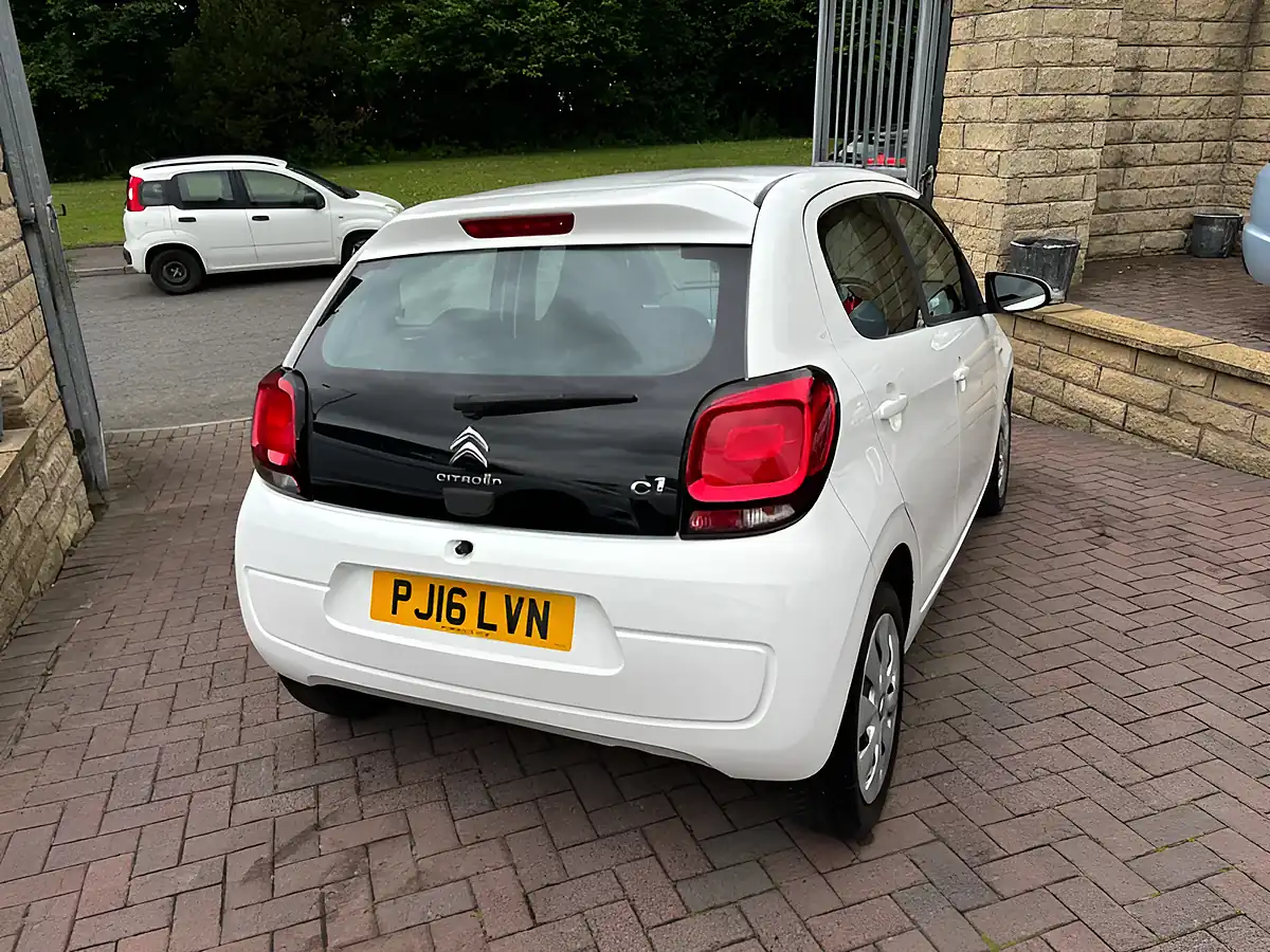 Used 2016 Citroen C1 Feel White - Interior and Exterior details 9