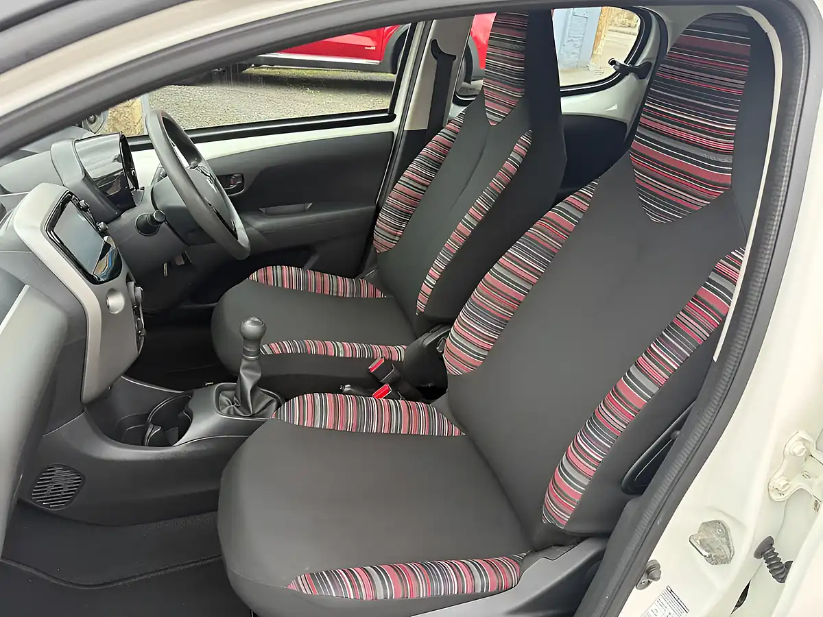 Used 2016 Citroen C1 Feel White - Interior and Exterior details 11