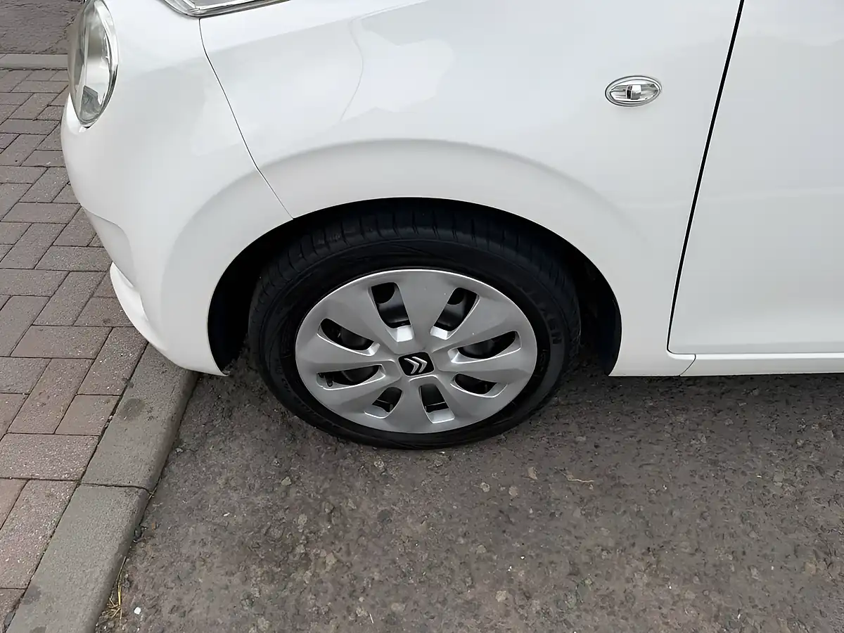 Used 2016 Citroen C1 Feel White - Interior and Exterior details 18