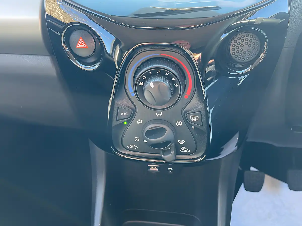 Used 2016 Citroen C1 Flair Blue - Interior and Exterior details 15