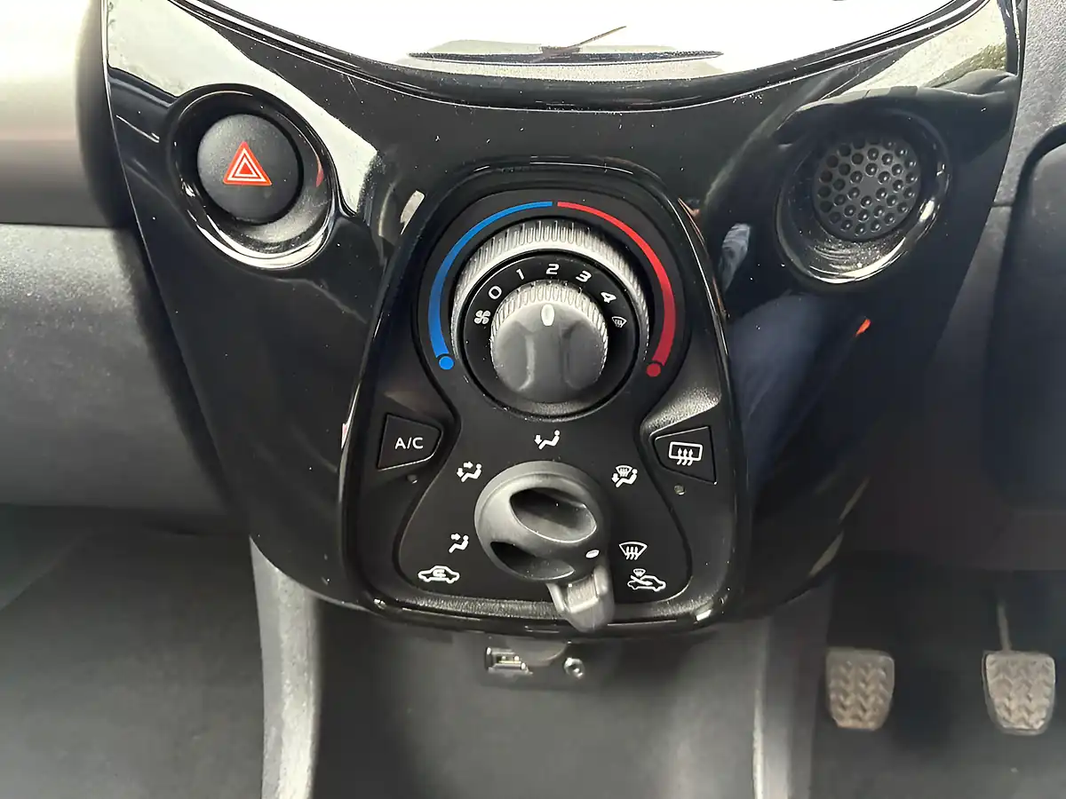 Used 2016 Citroen C1 Flair Blue - Interior and Exterior details 14