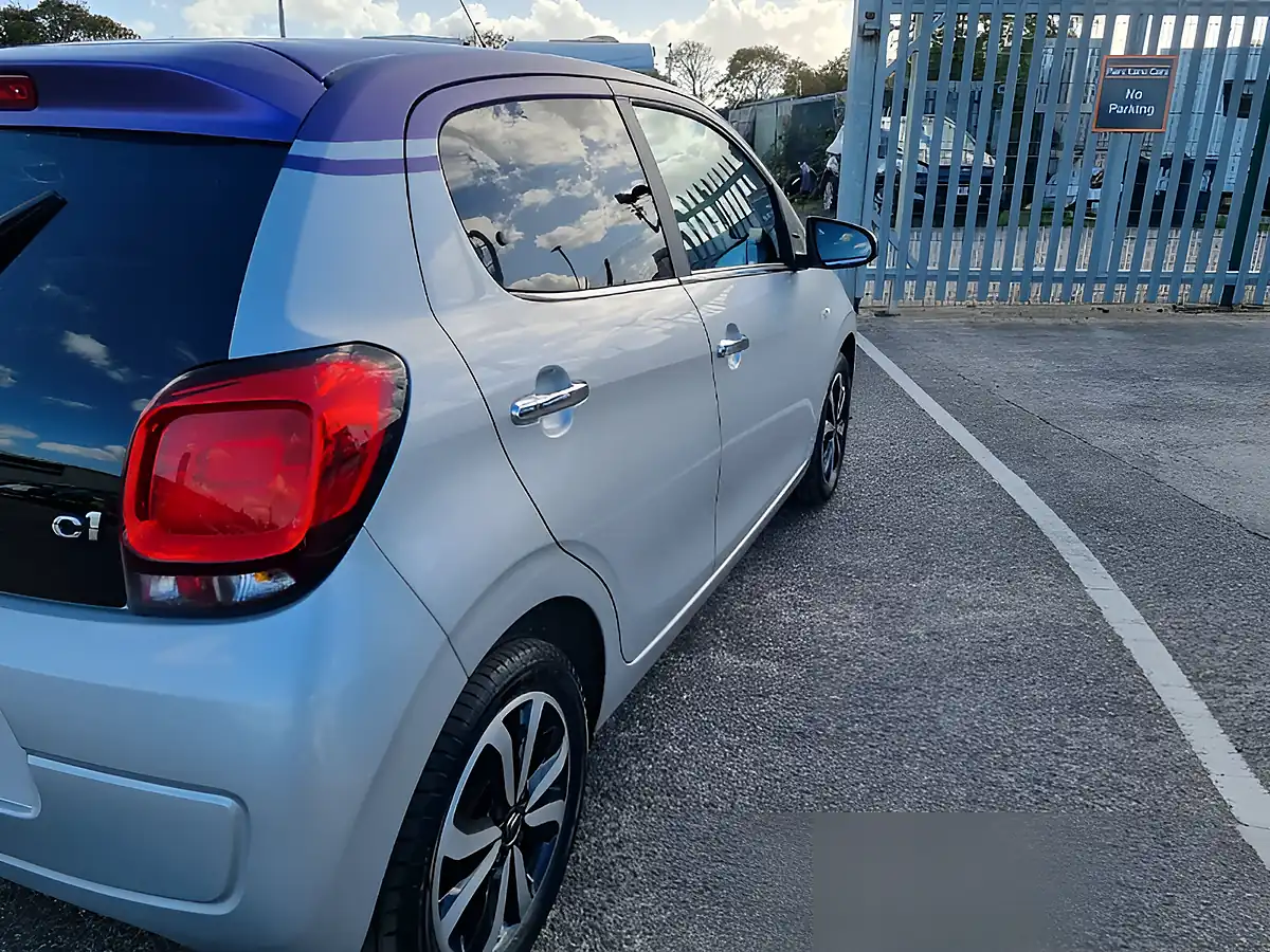 Used 2016 Citroen C1 Flair Grey - Interior and Exterior details 9