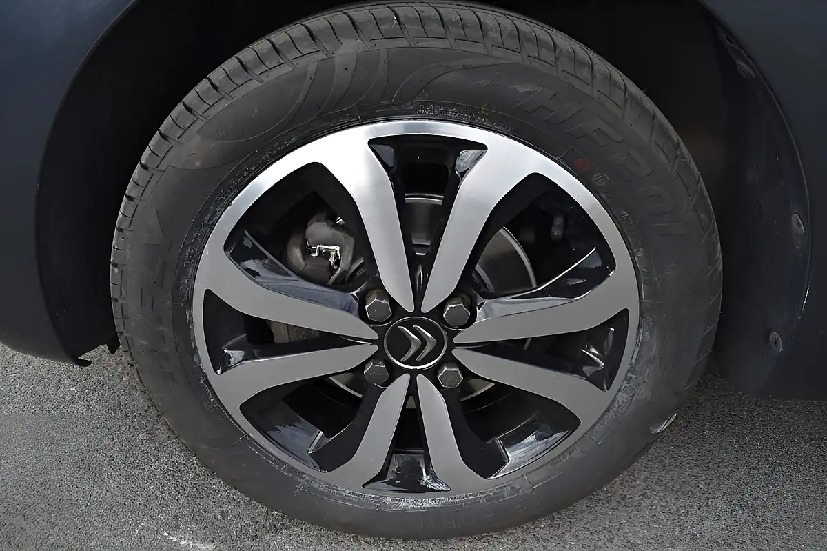 Used 2016 Citroen C1 Flair Grey - Interior and Exterior details 7
