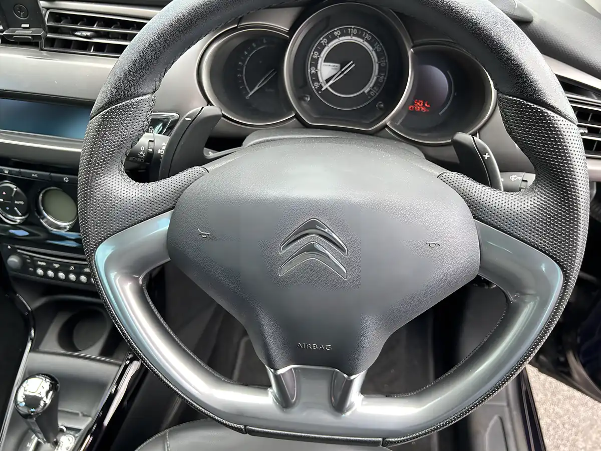 Used 2016 Citroen C3 Blue - Interior and Exterior details 16