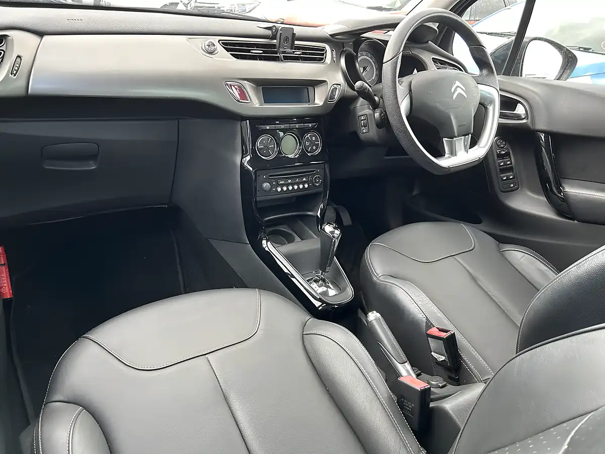 Used 2016 Citroen C3 Blue - Interior and Exterior details 9