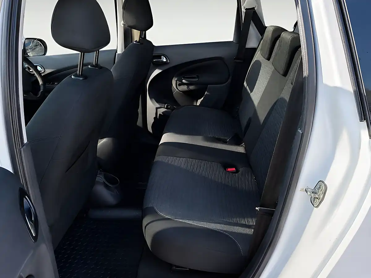 Used 2016 Citroen C3 Picasso Platinum Edition White - Interior and Exterior details 6