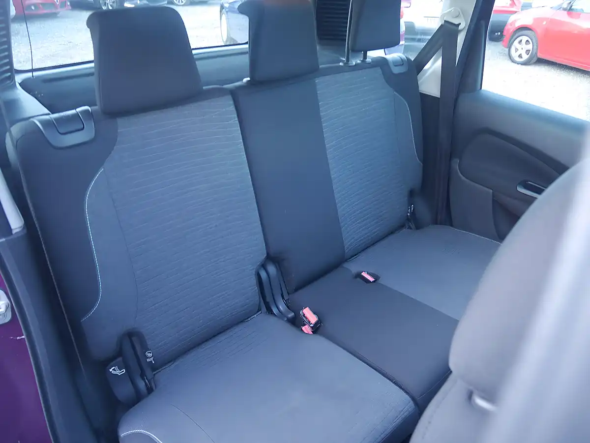 Used 2016 Citroen C3 Picasso Platinum Karma Purple - Interior and Exterior details 10