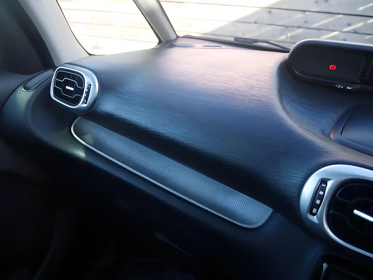 Used 2016 Citroen C3 Picasso Platinum Karma Purple - Interior and Exterior details 14