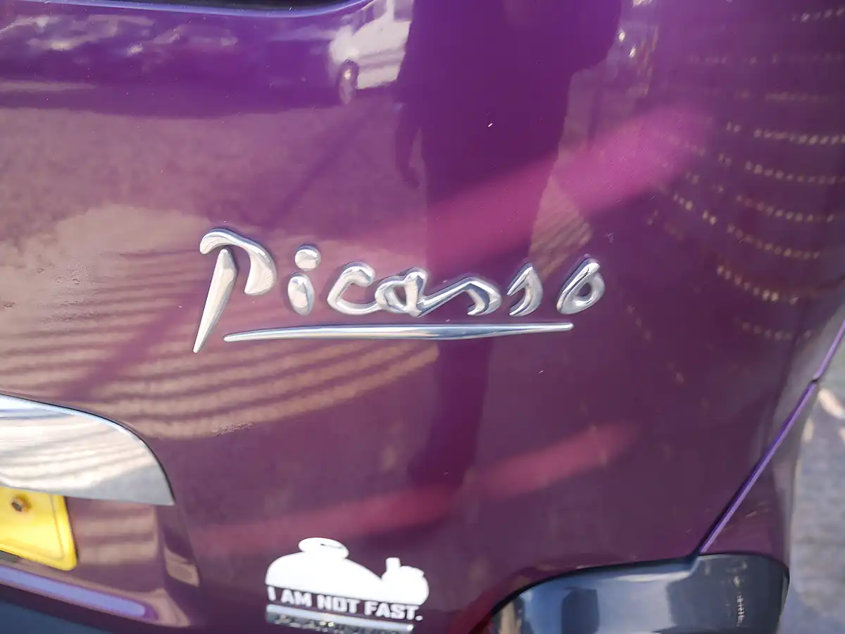 Used 2016 Citroen C3 Picasso Platinum Karma Purple - Interior and Exterior details 20