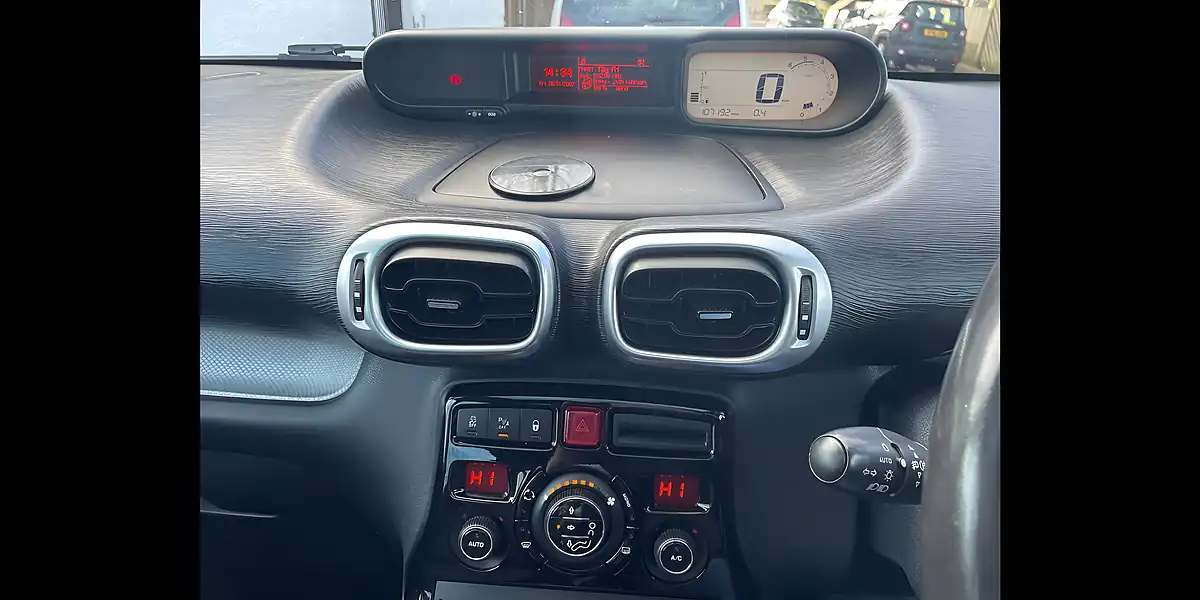 Used 2016 Citroen C3 Picasso Platinum Picasso Purple - Interior and Exterior details 14