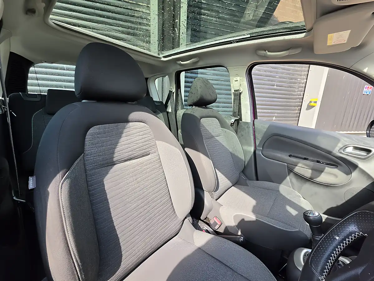 Used 2016 Citroen C3 Picasso Platinum Purple - Interior and Exterior details 4