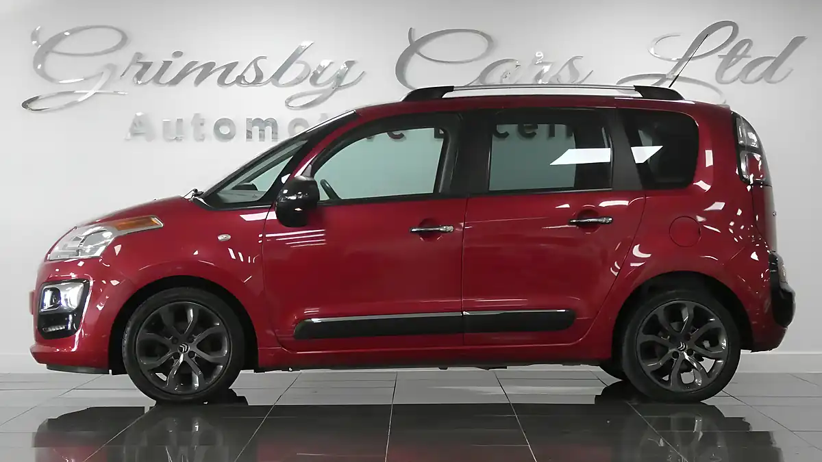 Used 2016 Citroen C3 Picasso Platinum Red - Interior and Exterior details 2