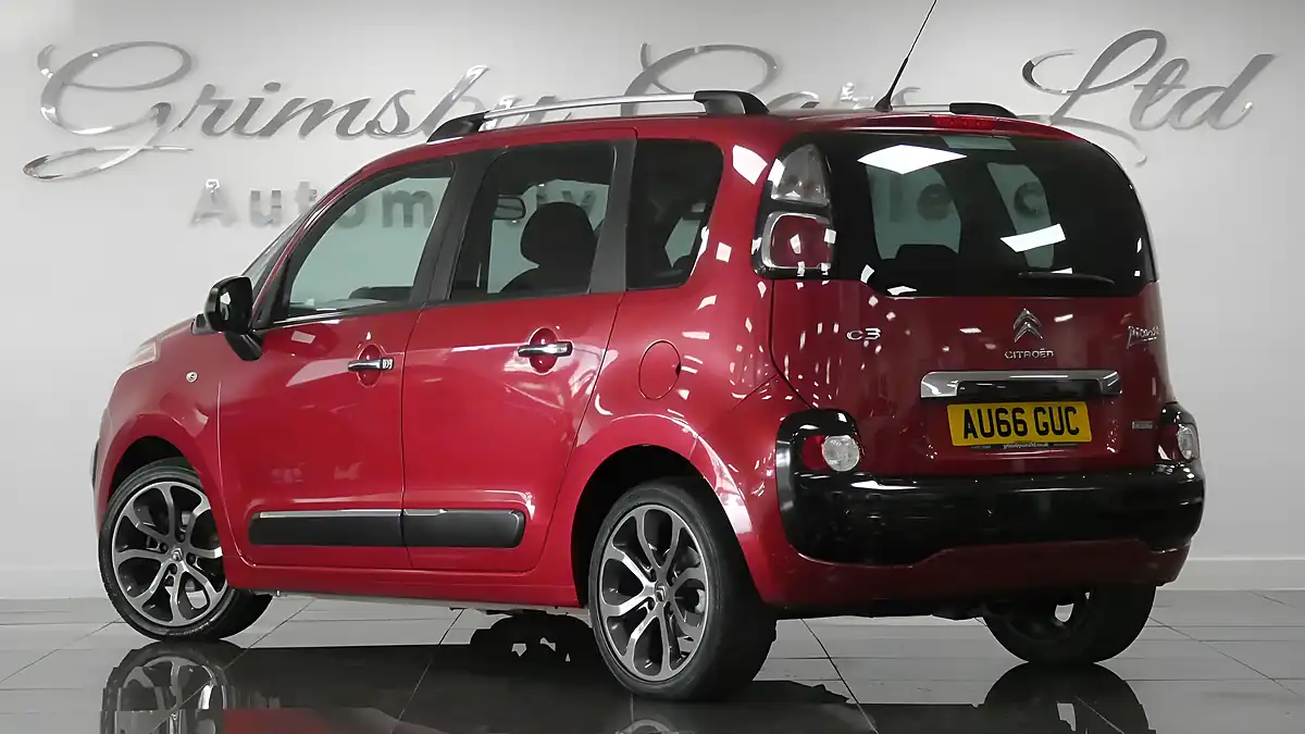 Used 2016 Citroen C3 Picasso Platinum Red - Interior and Exterior details 3