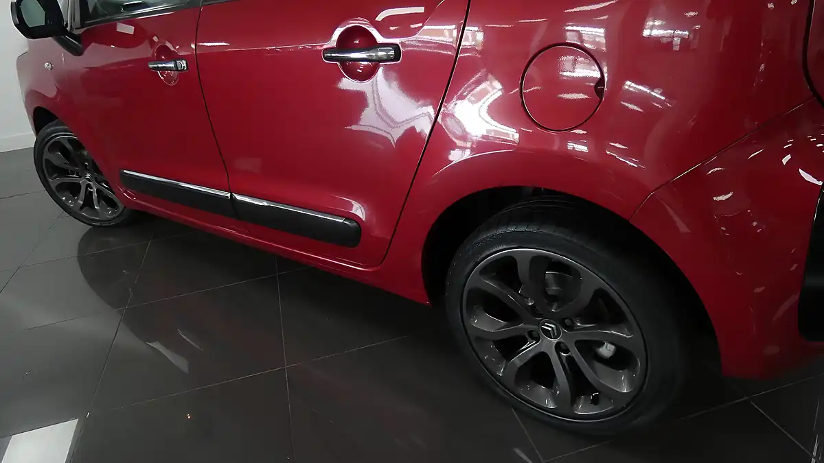 Used 2016 Citroen C3 Picasso Platinum Red - Interior and Exterior details 9