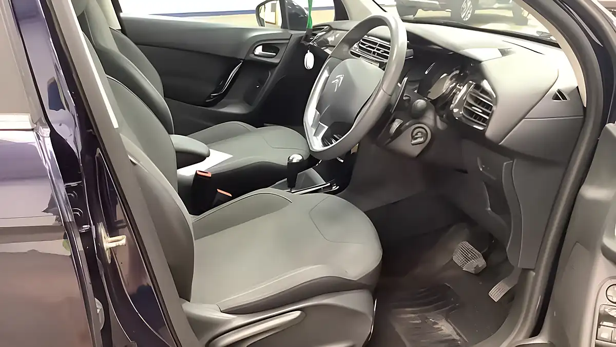 Used 2016 Citroen C3 Platinum Blue - Interior and Exterior details 10