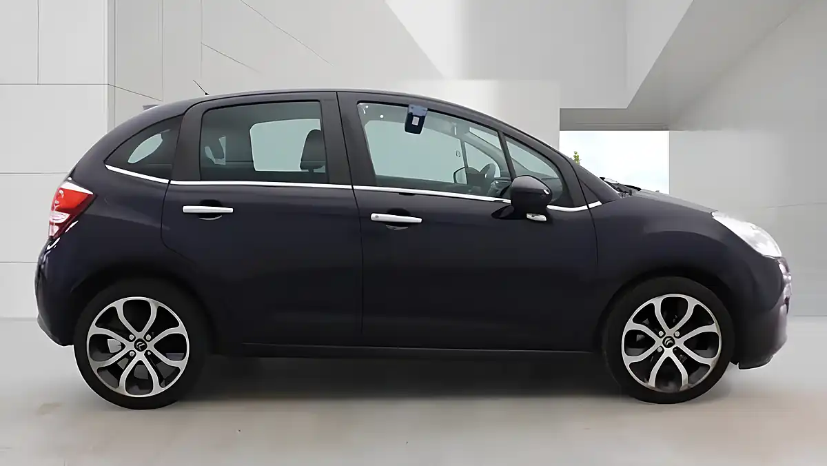 Used 2016 Citroen C3 Platinum Blue - Interior and Exterior details 9