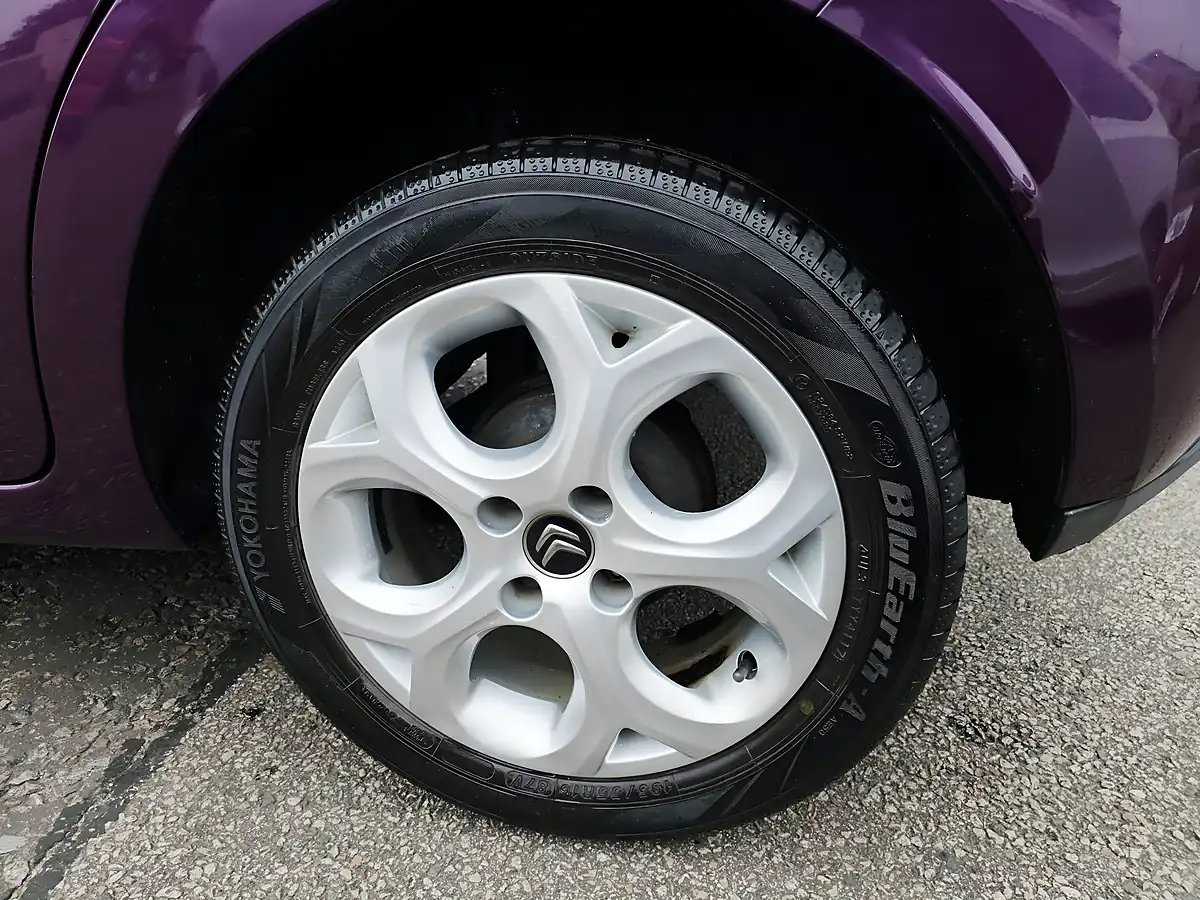 Used 2016 Citroen C3 Tech Edition Purple - Interior and Exterior details 19