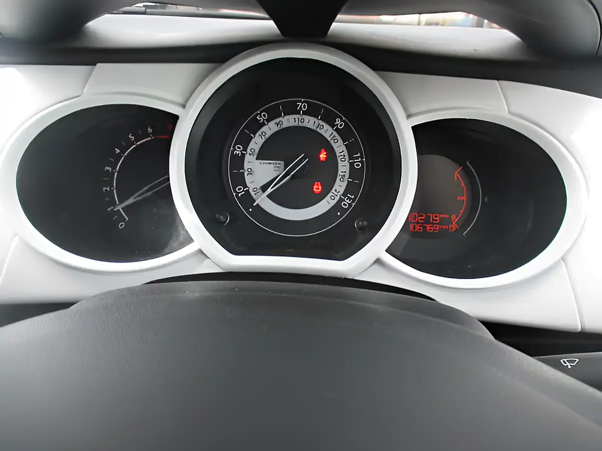 Used 2016 Citroen C3 Vt Black - Interior and Exterior details 11