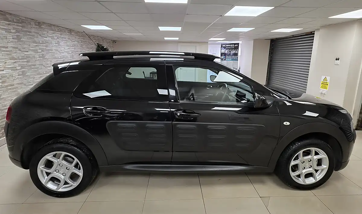 Used 2016 Citroen C4 Cactus Feel Black - Interior and Exterior details 7
