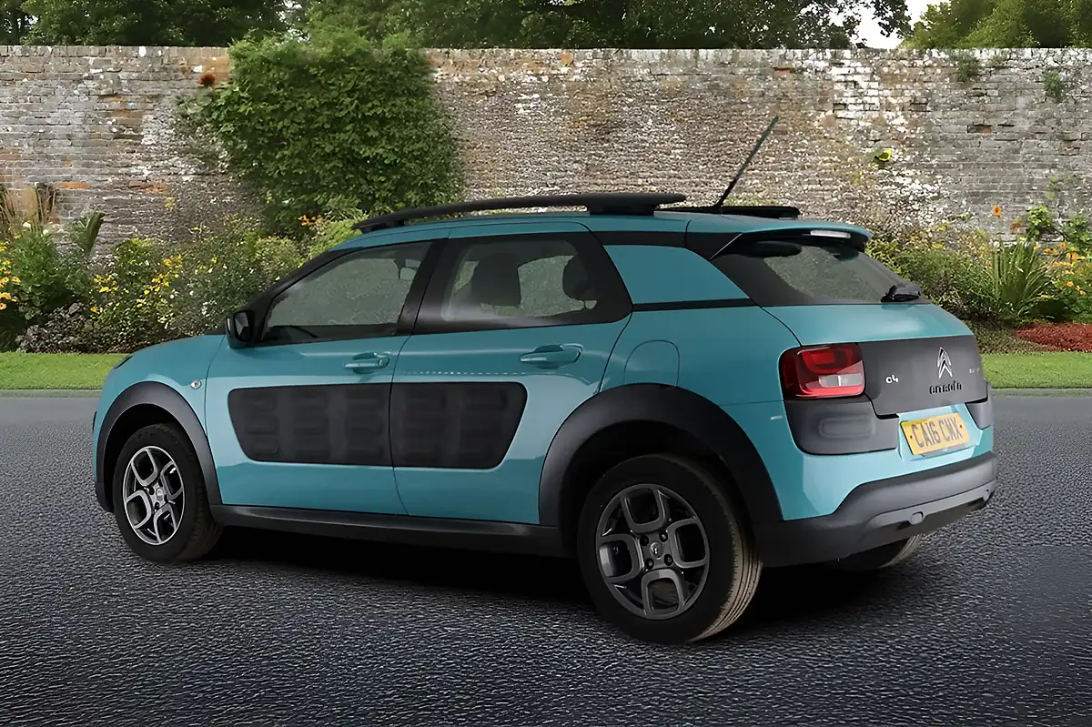 Used 2016 Citroen C4 Cactus Feel Blue - Interior and Exterior details 4