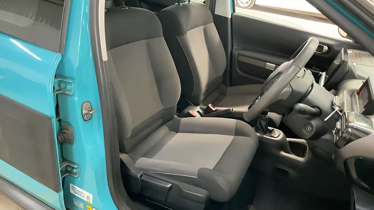 Used 2016 Citroen C4 Cactus Feel Blue - Interior and Exterior details 7