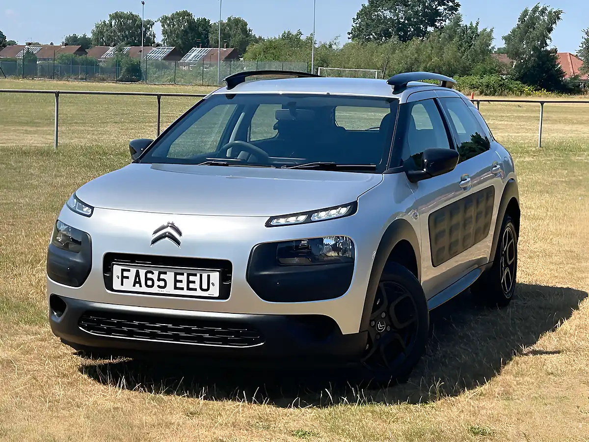 Used 2016 Citroen C4 Cactus Feel Silver - Front View