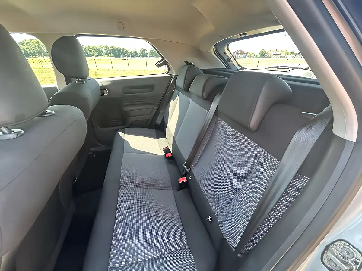 Used 2016 Citroen C4 Cactus Feel Silver - Interior and Exterior details 19