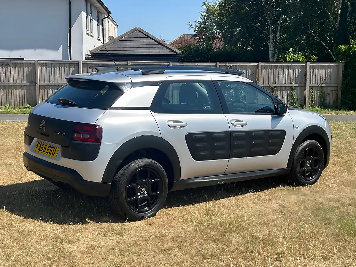 Used 2016 Citroen C4 Cactus Feel Silver - Interior and Exterior details 5
