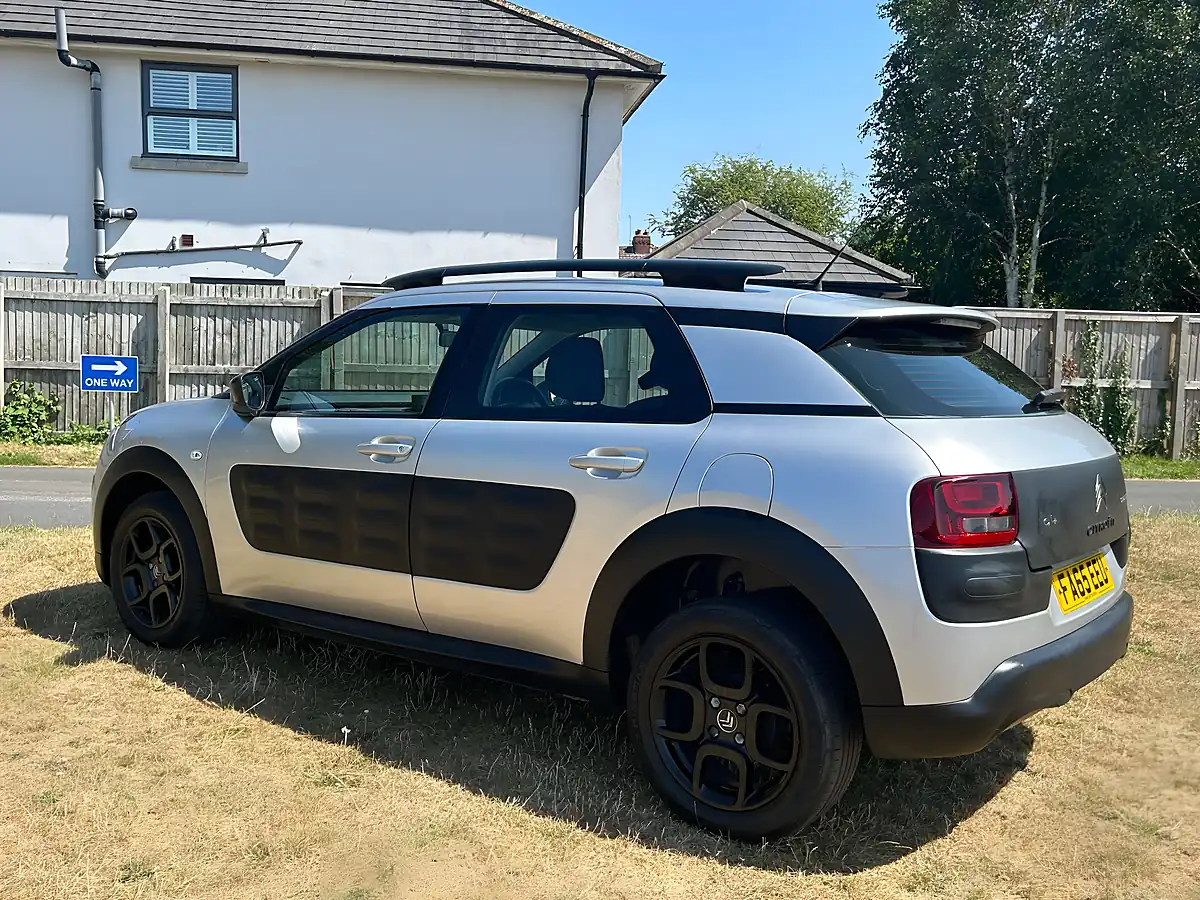 Used 2016 Citroen C4 Cactus Feel Silver - Interior and Exterior details 7