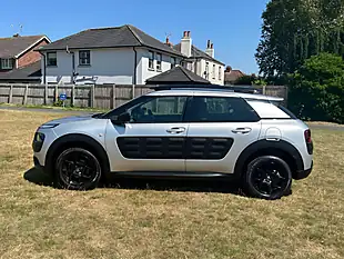 Used 2016 Citroen C4 Cactus Feel Silver - Interior and Exterior details 8