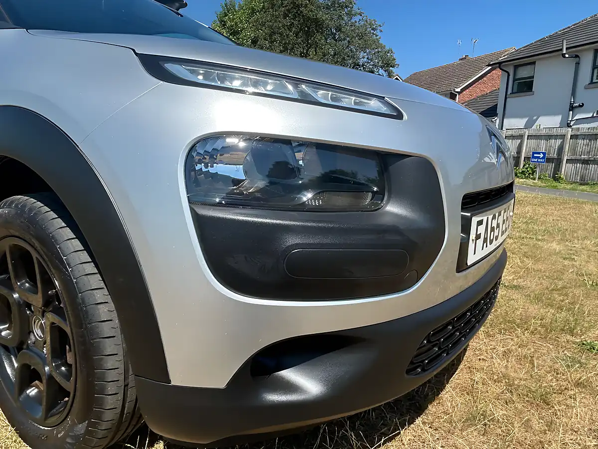Used 2016 Citroen C4 Cactus Feel Silver - Interior and Exterior details 9