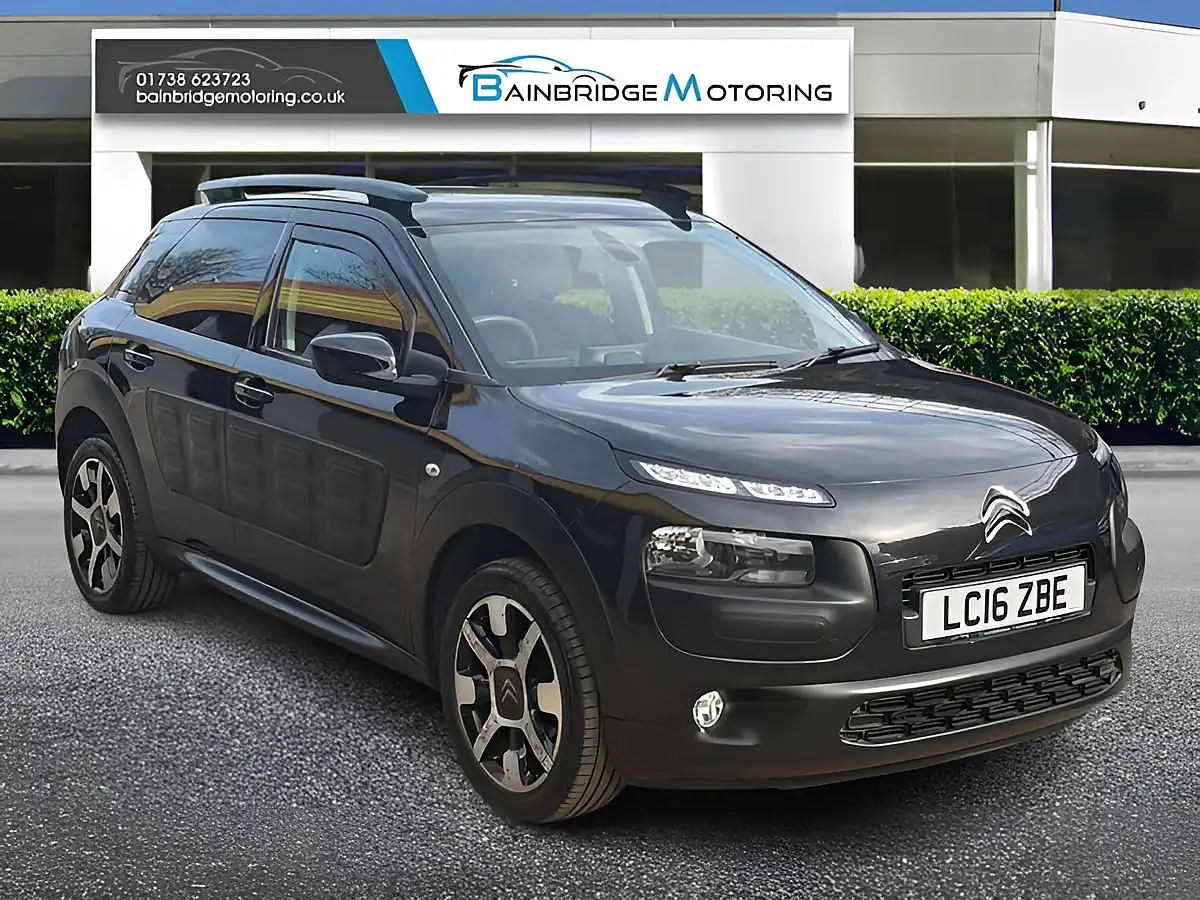 Used 2016 Citroen C4 Cactus Flair Black - Front View