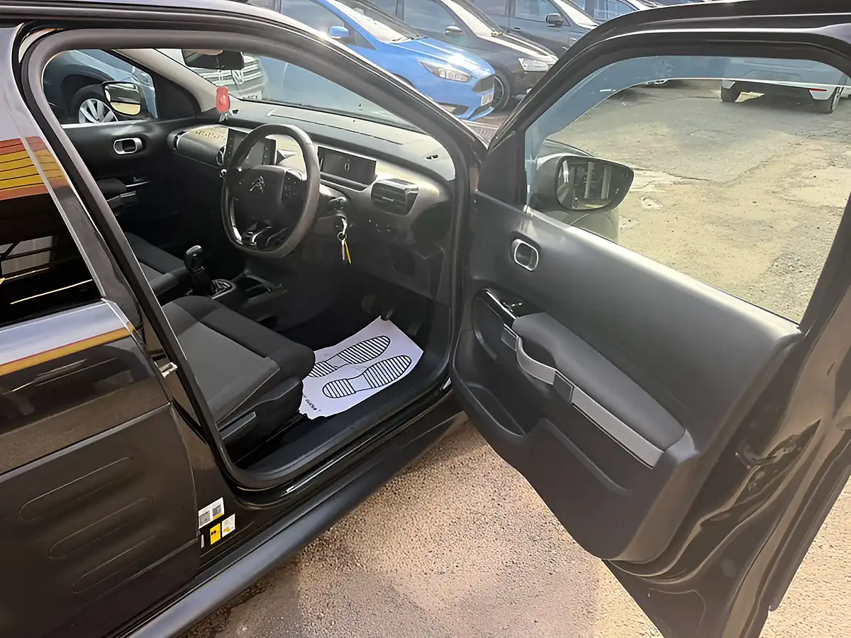 Used 2016 Citroen C4 Cactus Flair Black - Interior and Exterior details 13