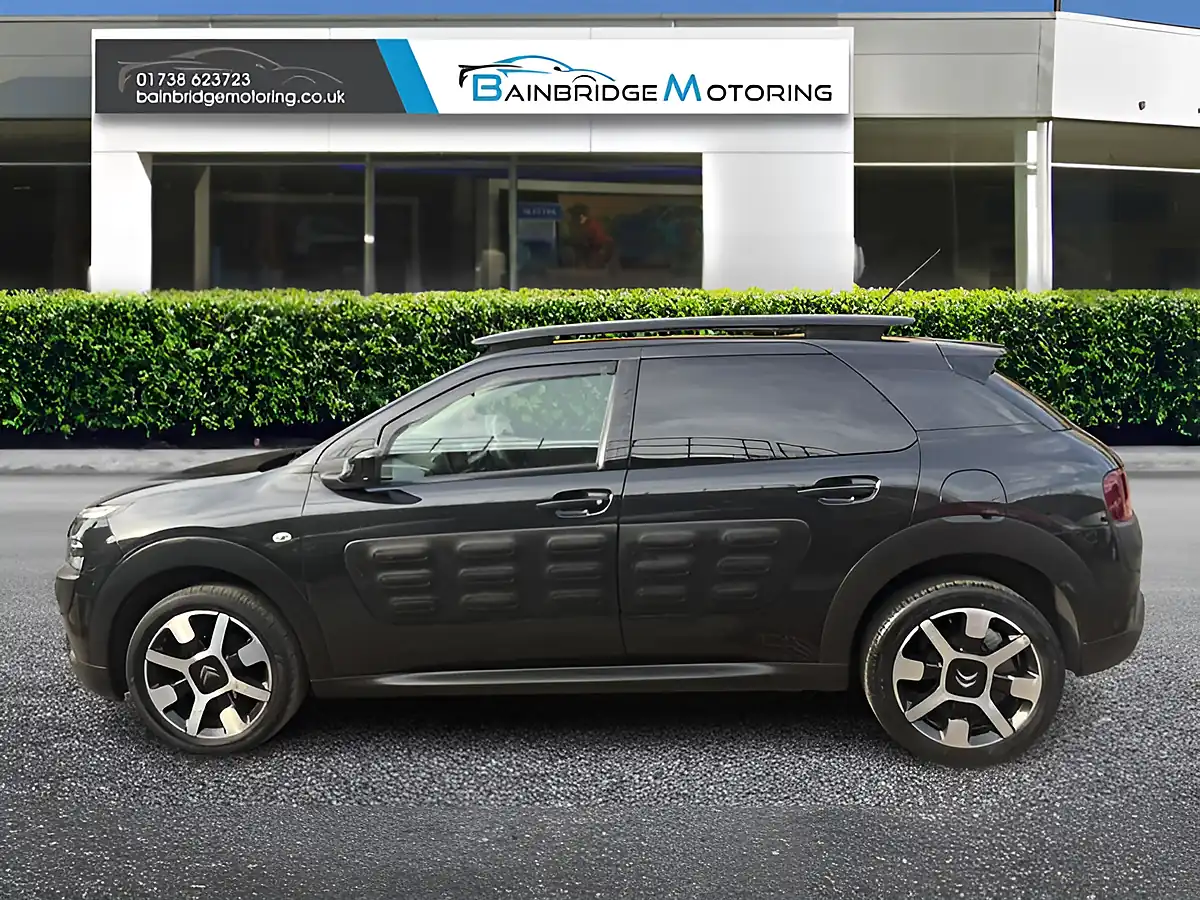 Used 2016 Citroen C4 Cactus Flair Black - Interior and Exterior details 6
