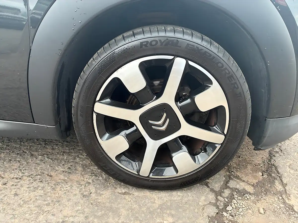 Used 2016 Citroen C4 Cactus Flair Black - Interior and Exterior details 12