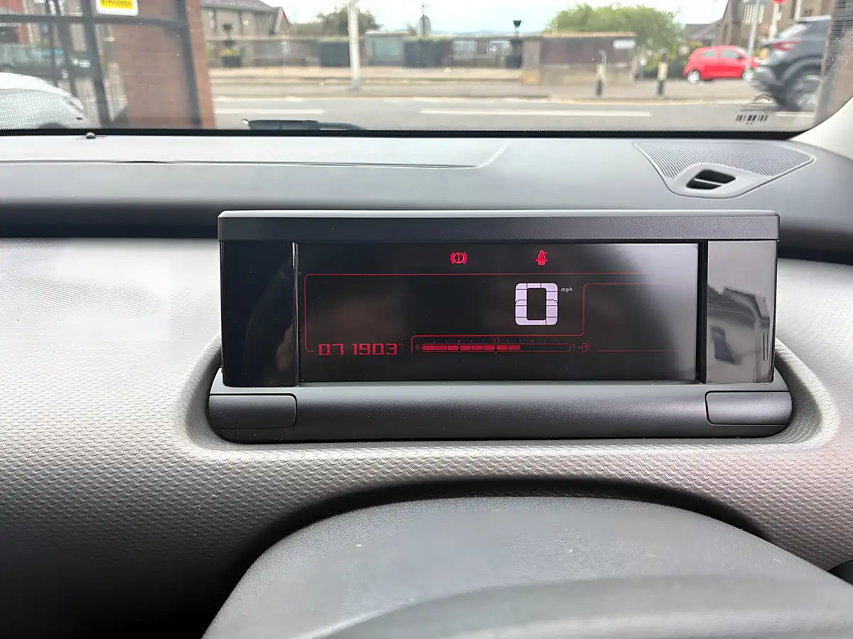 Used 2016 Citroen C4 Cactus Flair Black - Interior and Exterior details 14