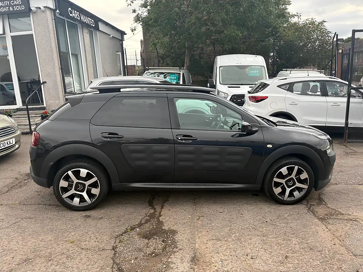 Used 2016 Citroen C4 Cactus Flair Black - Interior and Exterior details 2